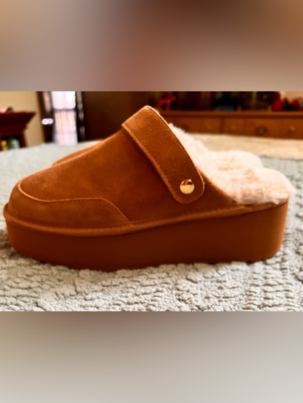 NWOT Joyspun Faux Fur Convertible Clogs